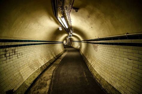 36 Superb Examples of How "Tunnel Vision" can Create Impact in Photography | Visions, Superb ...