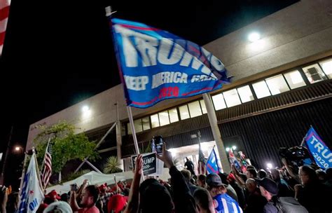 I was in the 2000 ‘Brooks Brothers Riot’ — Trump supporters are way out of line | The Seattle Times