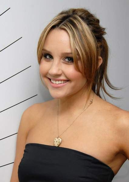 Hollywood: Amanda Bynes fashion designer and singer