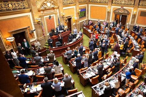 Utah Legislature final-day updates: The last bill of the 2019 session names an official state ...