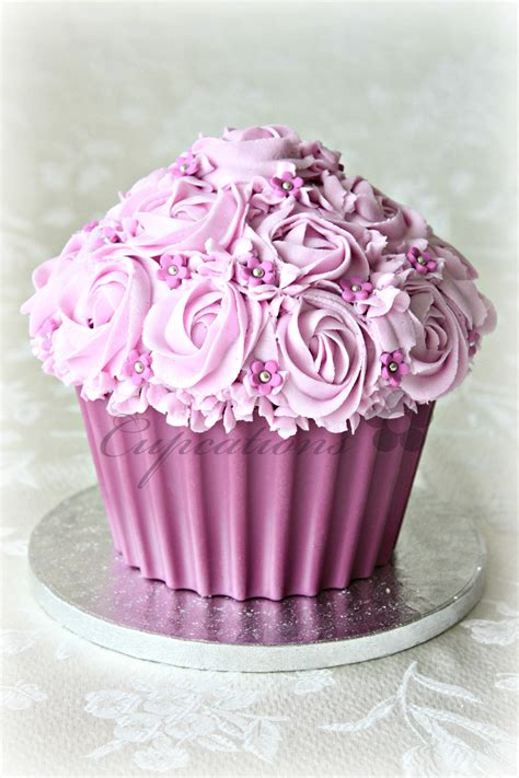 Giant Cupcake - CakeCentral.com