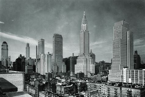 manhattan-famous-skyline-1920-AMHP-Spring-2023 | HistoryNet