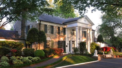 The Graceland Complex: The Ultimate Elvis Presley Attraction in Memphis