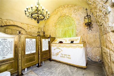 King David’s Tomb And The Story Behind Its Location ⋆ Christian tour ...