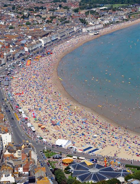 Temperatures set to soar in one-day heatwave... but thunder is on the way | Daily Mail Online