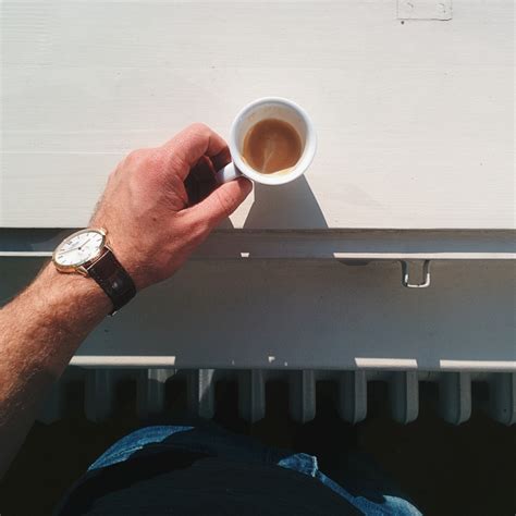 Banco de imagens : mão, dedo, copo, xícara de café, beber, metal, teto ...