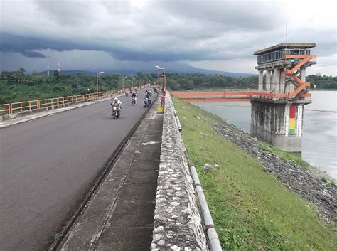 Gambar Gratis Suasana di Atas Waduk Sutami Pada Hari Biasa ~ Juragan Cipir