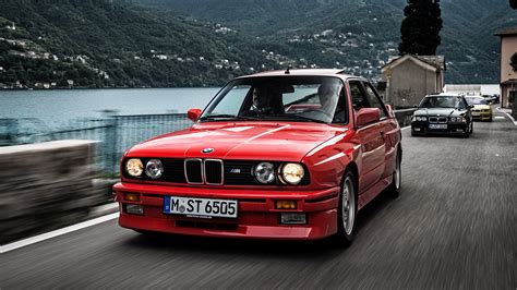 Image BMW E30, 1986 Coupe Red Motion auto Front 2560x1440