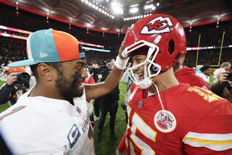 AFC Wild-Card Round Betting Preview: Dolphins vs. Chiefs - Sports ...