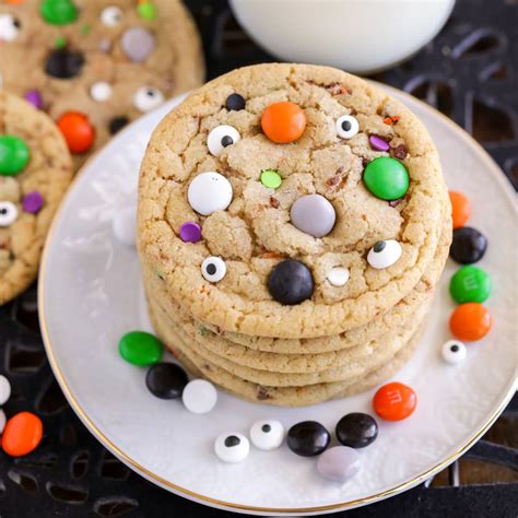 The BEST Halloween Cookies {+VIDEO} | Lil' Luna