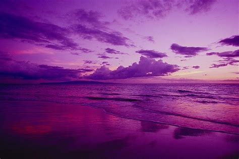 Hawaii, Maui, Kihei, Sunset, purple sky, shoreline at Kamaole beach ...