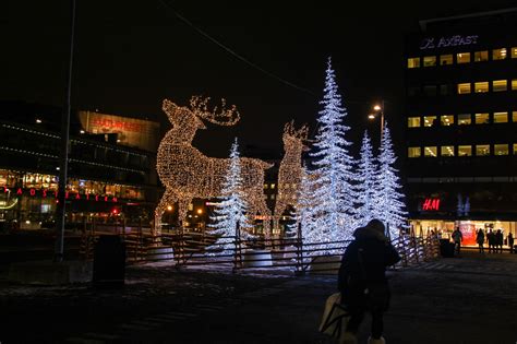 デスクトップ壁紙 : ライト, 夜, イブニング, スプルース, クリスマスツリー, ストックホルム, 休日, クリスマスのあかり, 光, 木 ...