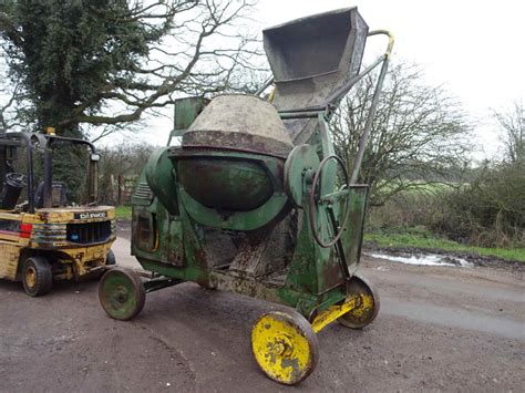 Self-Loading Concrete Mixer – BRUCE ATFIELD