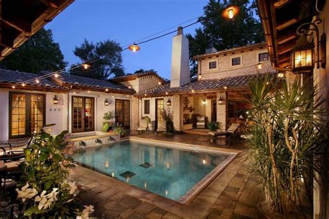 22+ U Shaped House With Courtyard Pool