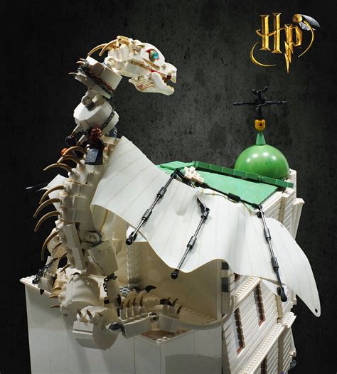 Harry Potter and the Escape from Gringotts in LEGO | The Brothers Brick ...