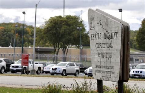 Kettle Moraine prison's COVID-19 outbreak worries inmates