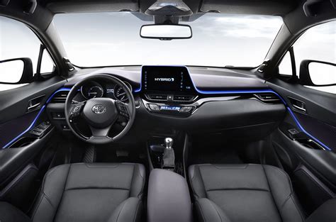 2017 Toyota C-HR - production SUV's interior revealed