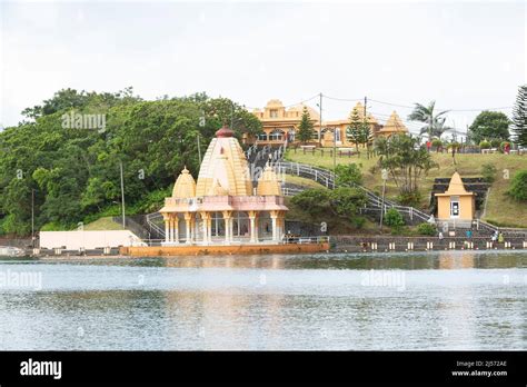 temple building at the sacred lake of Grand Bassin Stock Photo - Alamy