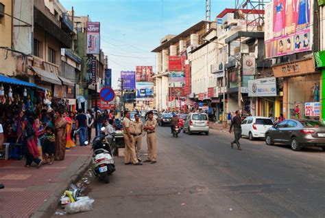 Bylanes Around Commercial Street, Bangalore - Inditales