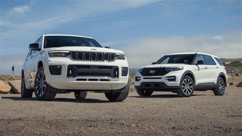 2023 Jeep Grand Cherokee vs. Ford Explorer: All-American 3-Row SUVs ...