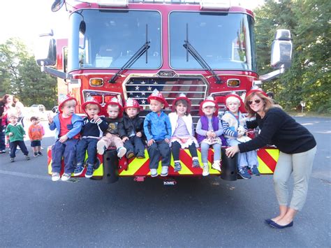 West Hartford Fire Department Teaches Preschoolers about Fire Safety ...