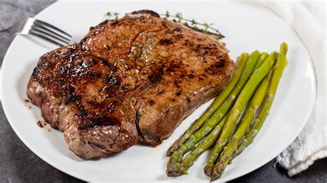 How To Cook Sirloin Steak In A Cast Iron Skillet - Recipes.net