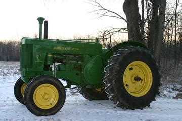 John Deere 70 Diesel Standard - TractorShed.com