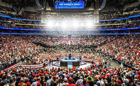 Crowds Trump v 2020 Dems – Really Right