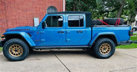 2021 Gladiator Rubicon Hydro Blue Pearl Build Journal | Jeep Gladiator ...