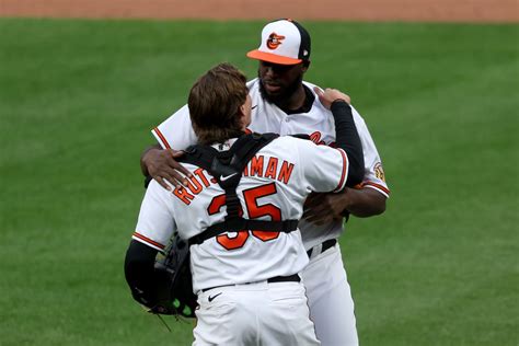 Orioles beat Yankees 7-6 in home opener before sellout crowd - Camden Chat