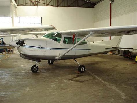 CESSNA 182 RG Specifications, Cabin Dimensions, Performance