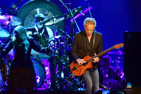 Fleetwood Mac News: Photos | Video: Fleetwood Mac Live in Newark, NJ ...