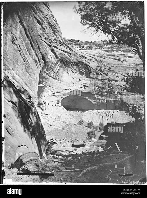 Archaeology of Southwestern U.S., Mummy cave, Canyon de Chelly Stock Photo: 61089558 - Alamy