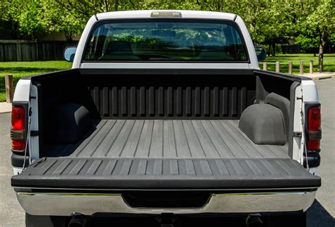 How to Install a Tonneau Cover - In The Garage with CarParts.com