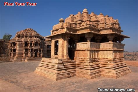 Tourist Attraction India: Sas-Bahu Temple Gwalior