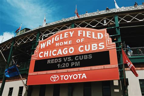 Online crop | HD wallpaper: Wrigley Field Home of Chicago Cubs stadium ...