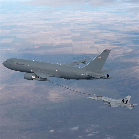 Boeing Tanker Successfully Refuels Air Force Cargo Plane – 24/7 Wall St.