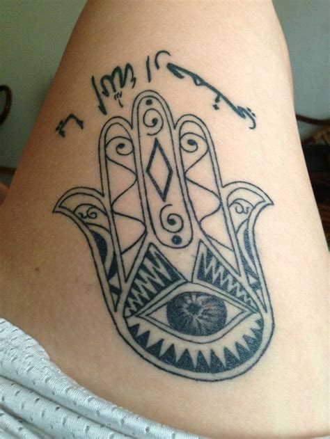 My hamsa tattoo! The Arabic on the bottom means protect me God... I'm in love with it! | Tatoo