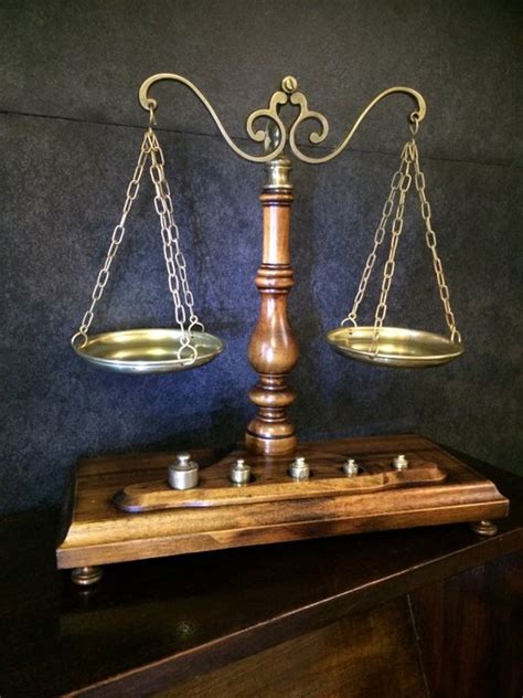 Antique wooden balance scales with weights. - Catawiki