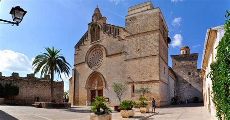 Alcudia Old Town, Alcudia - Book Tickets & Tours | GetYourGuide.com