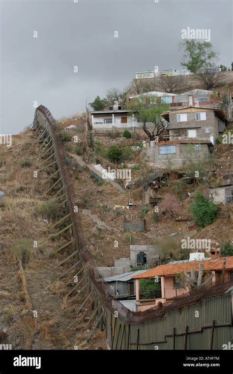 Nogales border fence mexico Stock Photo - Alamy