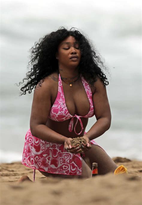 SZA in a Pink Bikini on the Beach in Hawaii – Celeb Donut