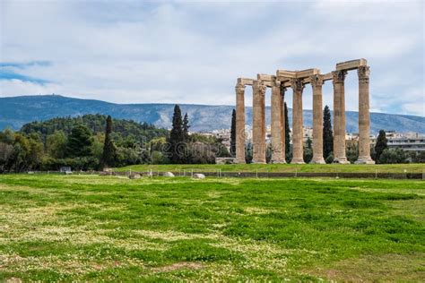 Ruins of the Ancient Temple of Olympian Zeus in Athens Stock Image - Image of culture, greek ...