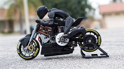 Here's your completely 3D printed RC motorcycle