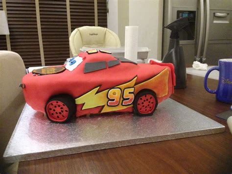 Cars "Lightning McQueen" cake | Lightning mcqueen cake, Mcqueen cake, Lightning mcqueen