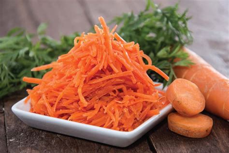 How To Shred Vegetables In A Food Processor In 4 Easy Steps - Kitchen Seer