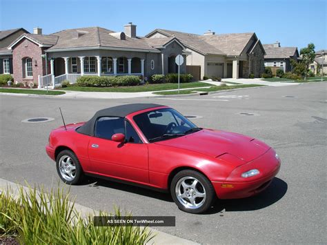 1992 Mazda Miata Convertible 2 - Door 1. 6l