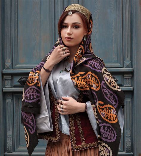 Азербайджанский национальный костюм. Azerbaijani traditional clothing. | Azerbaijan clothing ...