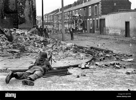 Northern Ireland - The Troubles - British Army - Belfast - 1969 Stock ...