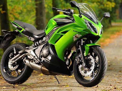 2016 Kawasaki ER-6f Review - LatestMotorcycles.com